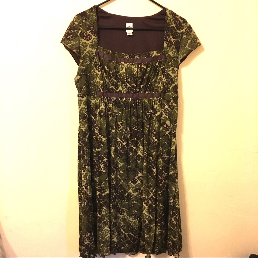 Sangria Sz 16 Green and Brown Print Dress